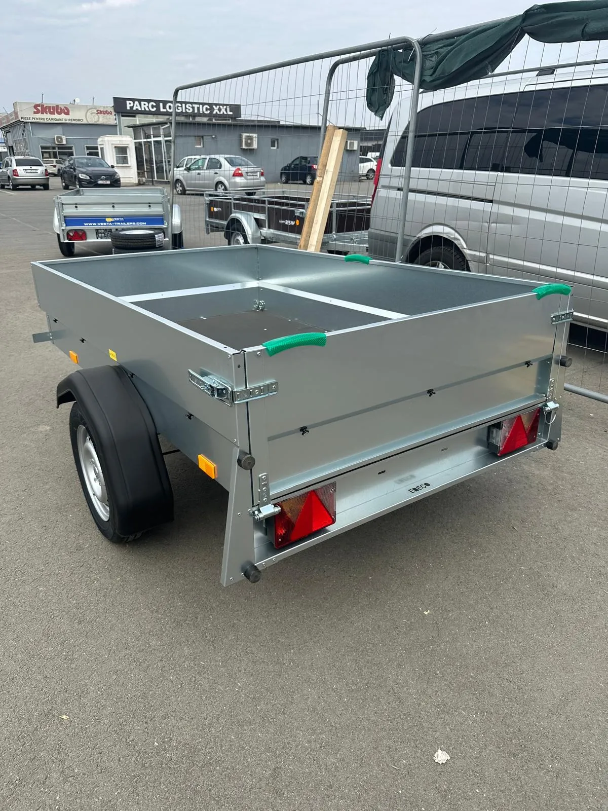 REMORCA ALPHA PRO 212 , 750 kg (CU SISTEM FRANARE)